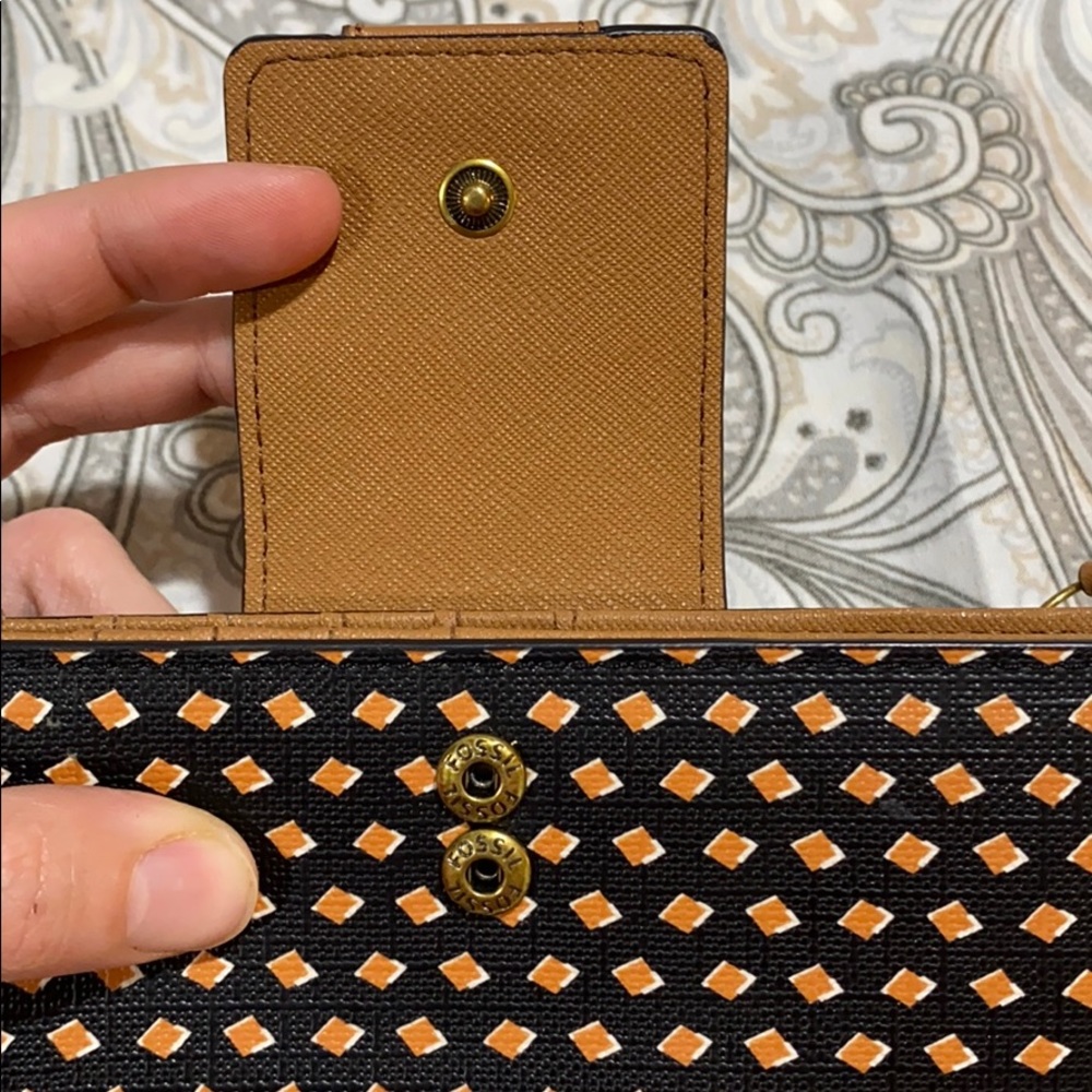 Like New Fossil Logan Wallet - image 4